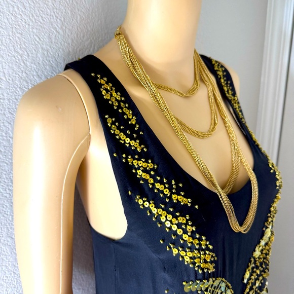 Francesca’s Collections Gold Layered Chain Necklace - Picture 2 of 5